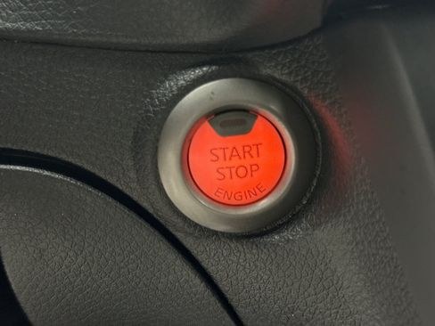 Used 2017 Nissan Sentra SV FWD image 19