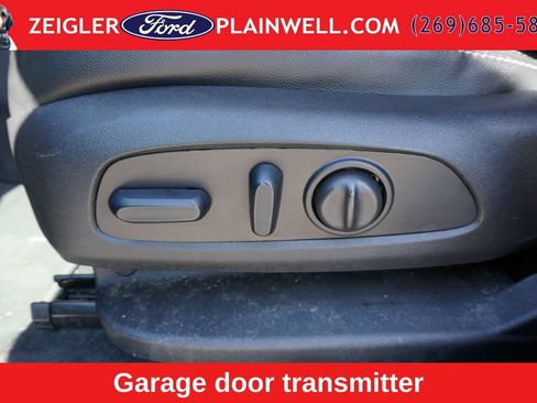 Used 2024 GMC Terrain SLT AWD/4WD image 17