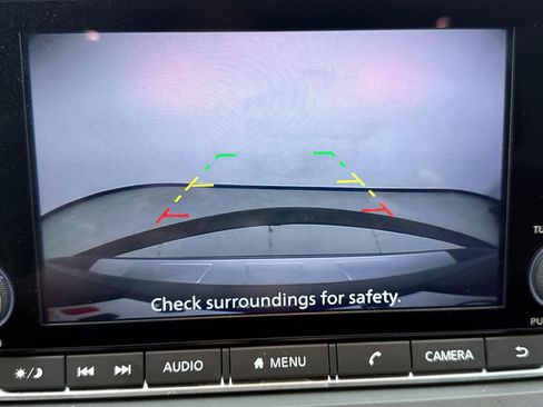 Used 2025 Nissan Rogue SV w/ SV Premium Package image 11