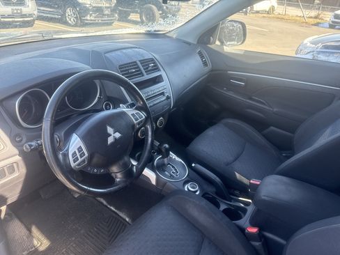 Used 2011 Mitsubishi Outlander Sport SE image 6