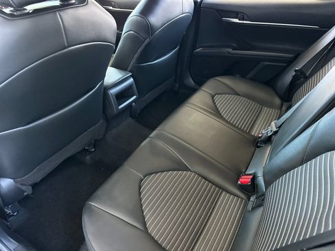 Used 2023 Toyota Camry SE FWD image 11
