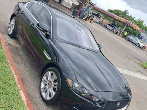 Used 2019 Jaguar XE Premium AWD/4WD image 1