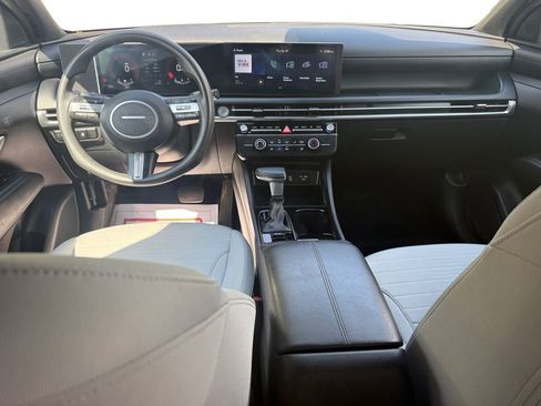 Used 2025 Hyundai Santa Cruz SE FWD image 10