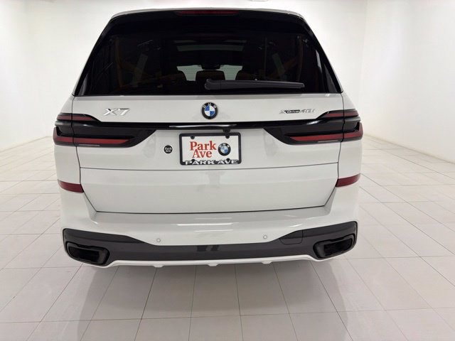 Used 2026 BMW X7 xDrive40i w/ M Sport Package AWD/4WD image 4