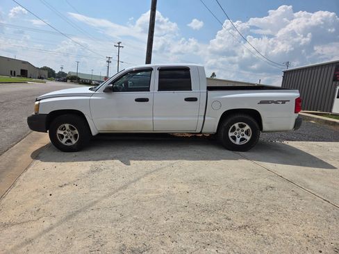 Used 2007 Dodge Dakota ST w/ SXT Group AWD/4WD image 4