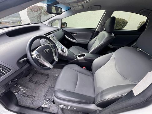 Used 2015 Toyota Prius Four image 10