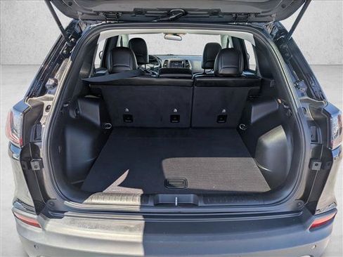 Used 2019 Jeep Cherokee Latitude Plus FWD image 6