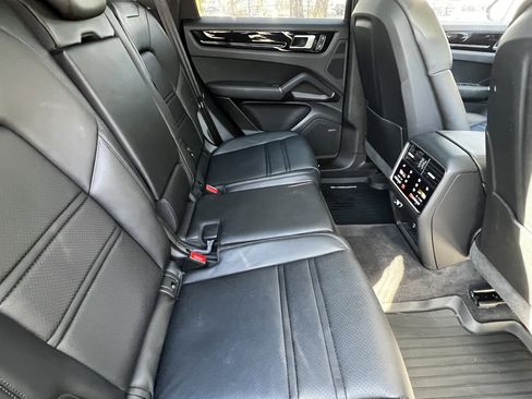Used 2023 Porsche Cayenne image 41