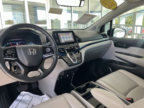 Used 2023 Honda Odyssey Touring image 6