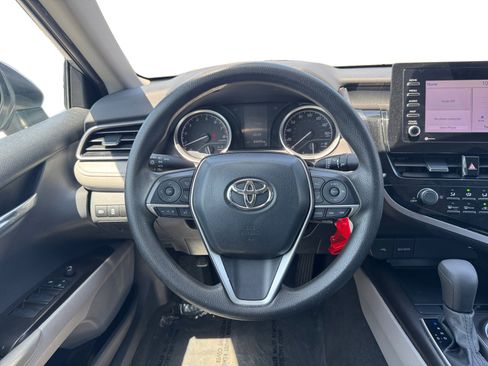 Used 2021 Toyota Camry LE FWD image 12