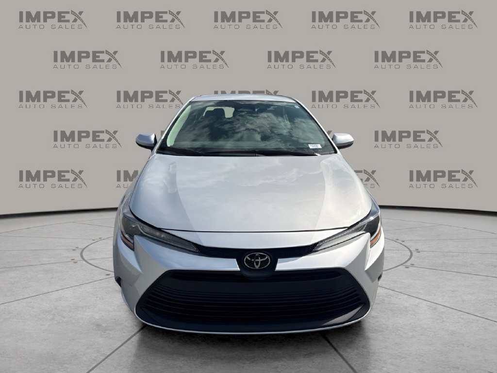 Used 2024 Toyota Corolla LE w/ LE Convenience Package FWD image 8