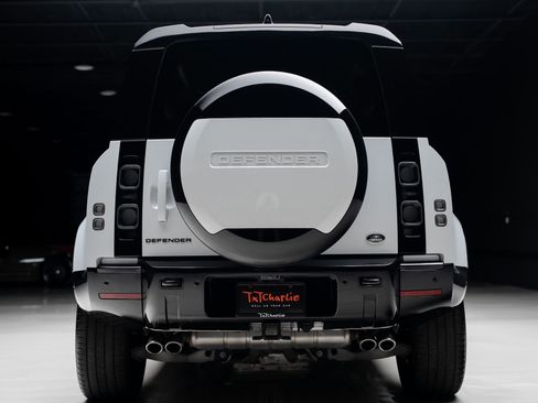 Used 2023 Land Rover Defender 110 AWD/4WD image 30