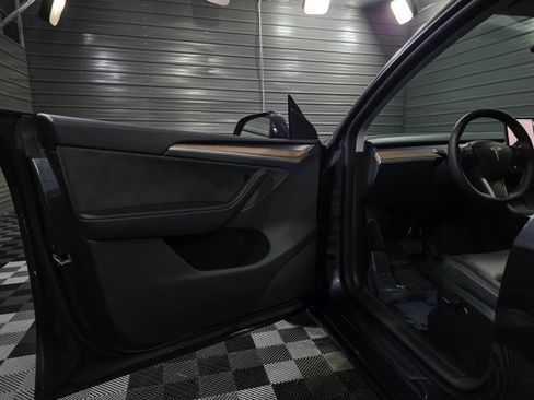 Used 2024 Tesla Model Y Long Range image 32