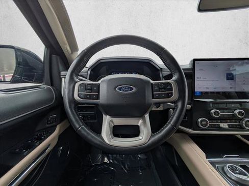 Used 2024 Ford Expedition Max XLT image 11