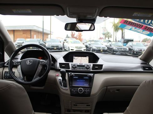 Used 2015 Honda Odyssey Touring Elite image 27
