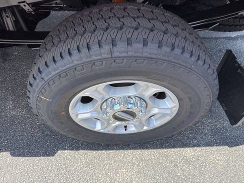 New 2026 Ford F250 XLT w/ FX4 Off-Road Package AWD/4WD image 18