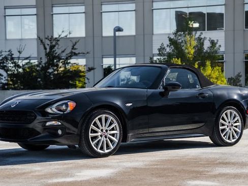 Used 2017 FIAT 124 Spider Lusso image 37