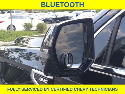 Used 2023 GMC Yukon XL Denali AWD/4WD image 19