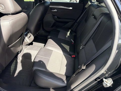 Used 2019 Chevrolet Impala LT FWD image 15