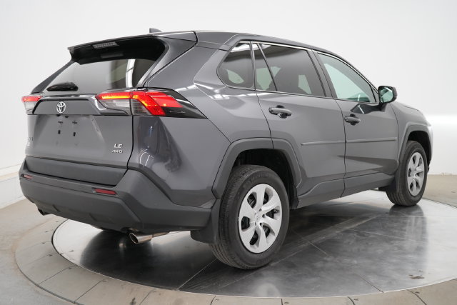 Used 2022 Toyota RAV4 LE AWD/4WD image 7