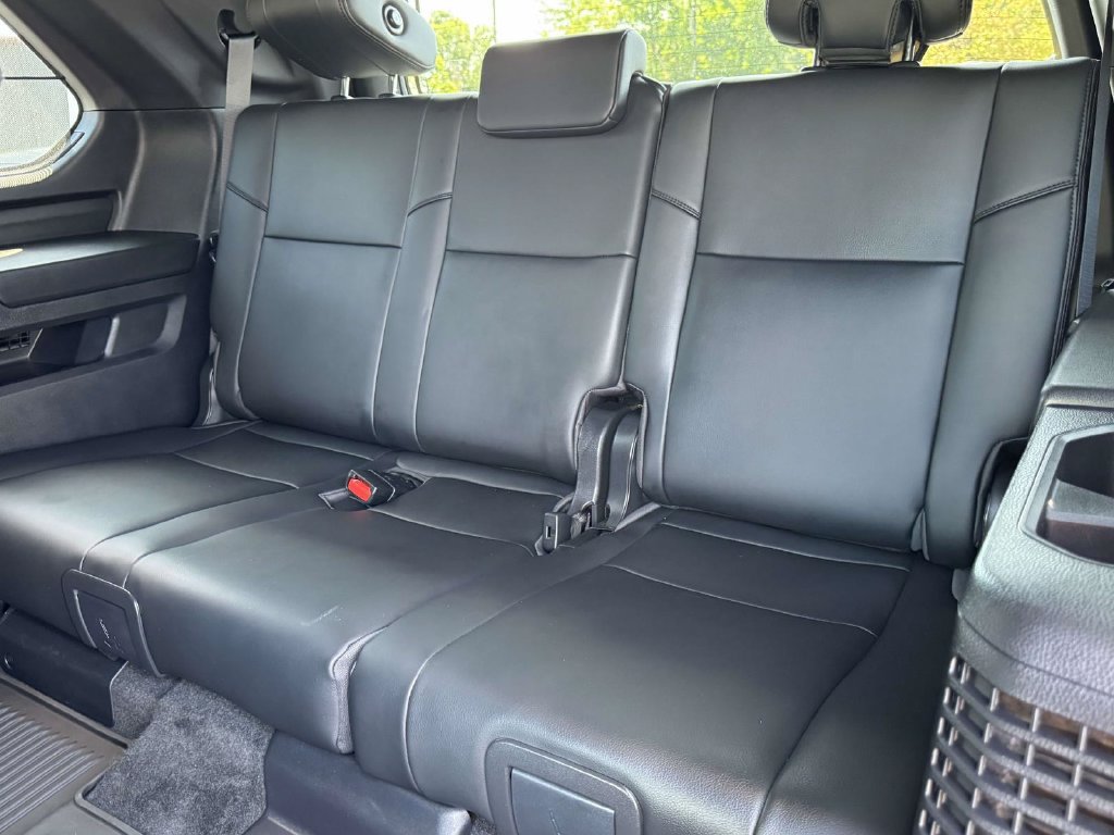 Used 2025 Toyota Sequoia Limited w/ Tow Technology Package AWD/4WD image 18
