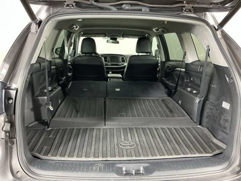 Used 2017 Toyota Highlander Plus AWD/4WD image 27