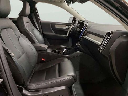 Used 2025 Volvo XC40 B5 Plus image 71