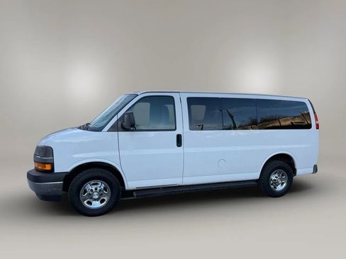 Used 2018 Chevrolet Express 3500 LT w/ LT Preferred Equipment Group image 3