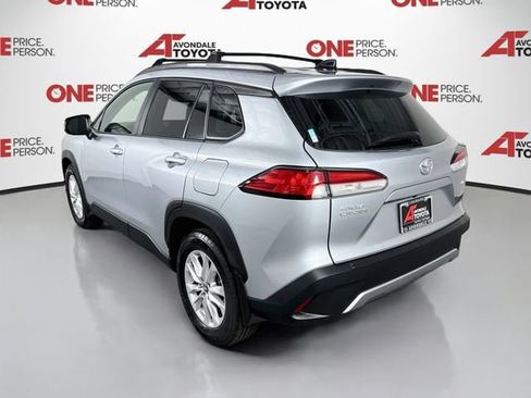 Certified 2025 Toyota Corolla Cross LE w/ Moonroof Package FWD image 6