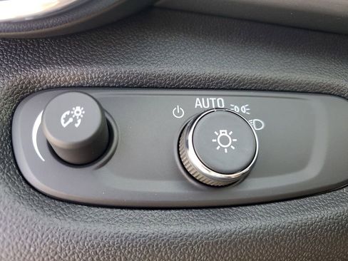 New 2026 Chevrolet Trax LT image 22