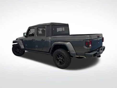 Used 2022 Jeep Gladiator Willys image 3
