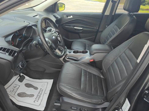 Used 2016 Ford Escape SE w/ SE Leather Comfort Package FWD image 5