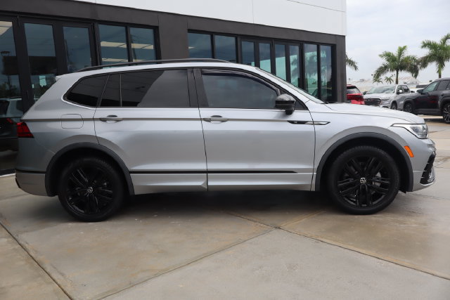 Used 2022 Volkswagen Tiguan SE R-Line FWD image 2
