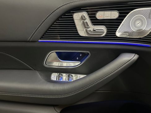 New 2025 Mercedes-Benz Maybach GLS 600 4MATIC image 13