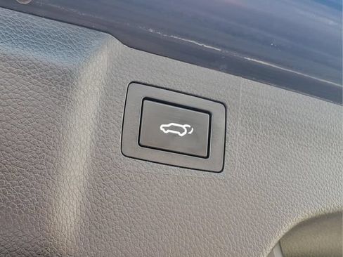 Used 2017 Hyundai Santa Fe Limited FWD image 23