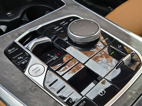 New 2026 BMW X5 xDrive50e w/ Premium Package image 23