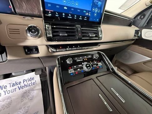 Used 2023 Lincoln Navigator L Reserve AWD/4WD image 24