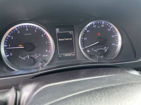 Used 2018 Toyota Highlander LE FWD image 12