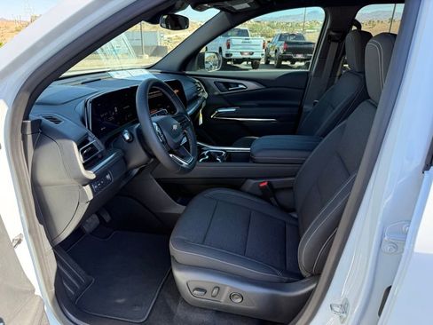 New 2026 Chevrolet Traverse LT image 11