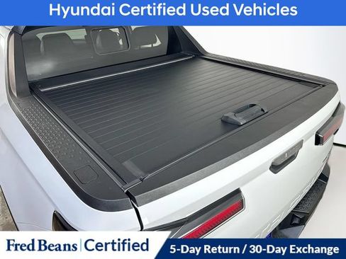 Certified 2025 Hyundai Santa Cruz Limited AWD/4WD image 11