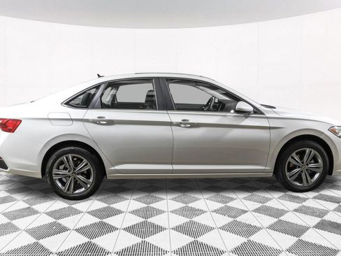 Used 2024 Volkswagen Jetta SE w/ Panoramic Sunroof Package FWD image 13