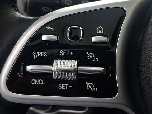 Used 2020 Mercedes-Benz GLB 250 4MATIC image 23