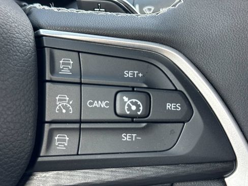 Used 2023 Jeep Grand Cherokee Altitude AWD/4WD image 26