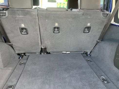 Used 2019 Jeep Wrangler Unlimited Sport S image 10