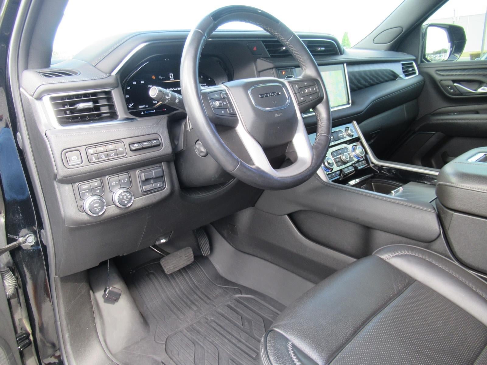 Used 2024 GMC Yukon Denali w/ Advanced Technology Package AWD/4WD image 21