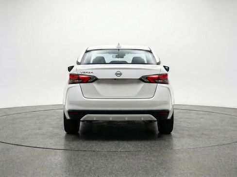 Used 2025 Nissan Versa SV FWD image 7