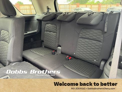 Used 2025 Nissan Pathfinder SV FWD image 16