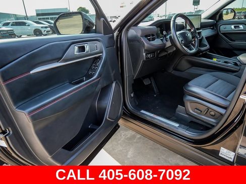 Used 2025 Ford Explorer ST-Line w/ ST-Line Street Pack AWD/4WD image 37