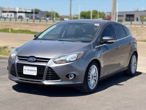 Used 2014 Ford Focus Titanium FWD image 32