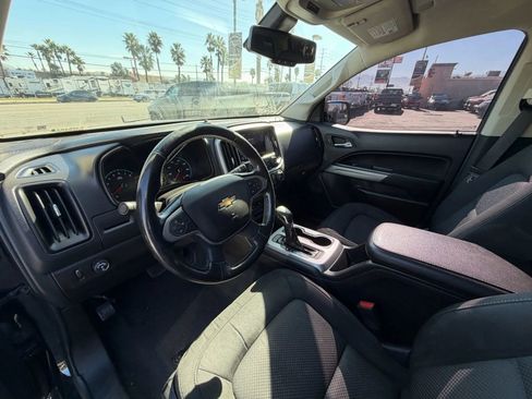 Used 2022 Chevrolet Colorado LT w/ LT Convenience Package image 12